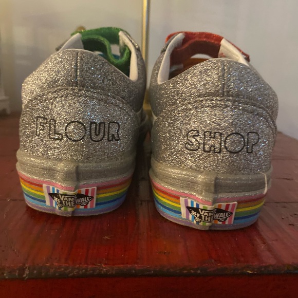 Limited edition “Flour Shop” Women’s size 7 Vans . - Picture 3 of 5